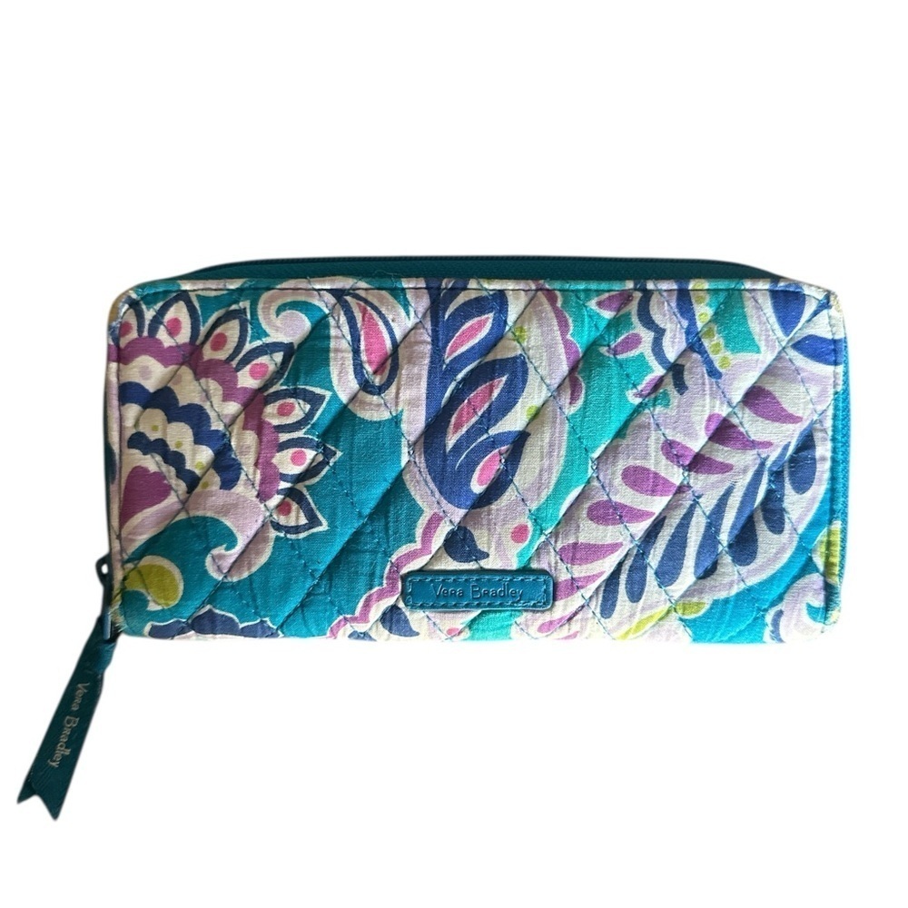 Vera Bradley Blue Paisley Zip Around Clutch Wallet Quilted Card Holder Coin Purs